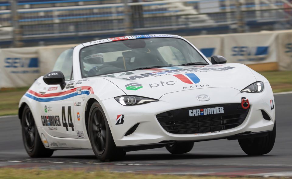 カーナンバー44　PTC CAR and DRIVER Racing