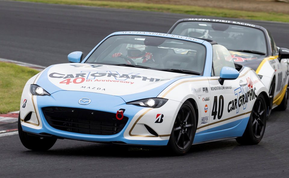 カーナンバー40　CAR GRAPHIC RACING TEAM
