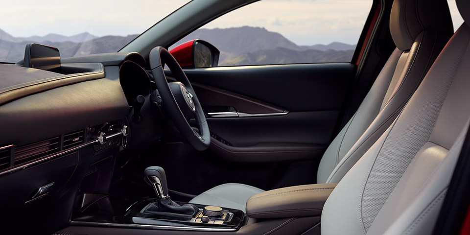 Mazda Cx 30 特長 デザイン 内装 走行性能 安全性能 機能性 マツダ