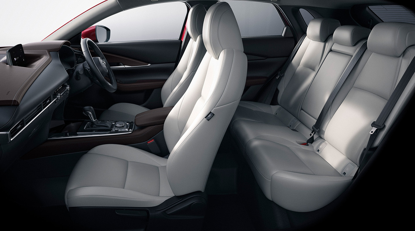 MAZDA CX-30｜特長 - デザイン、内装、走行性能、安全性能、機能性｜マツダ 