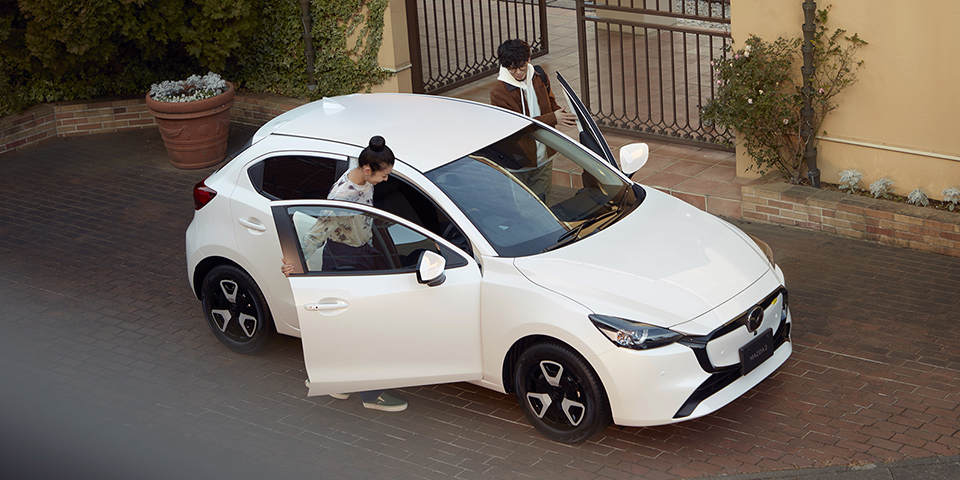 MAZDA2｜MAZDA2の特長 - デザインや内装、走行性能、安全性能、機能性