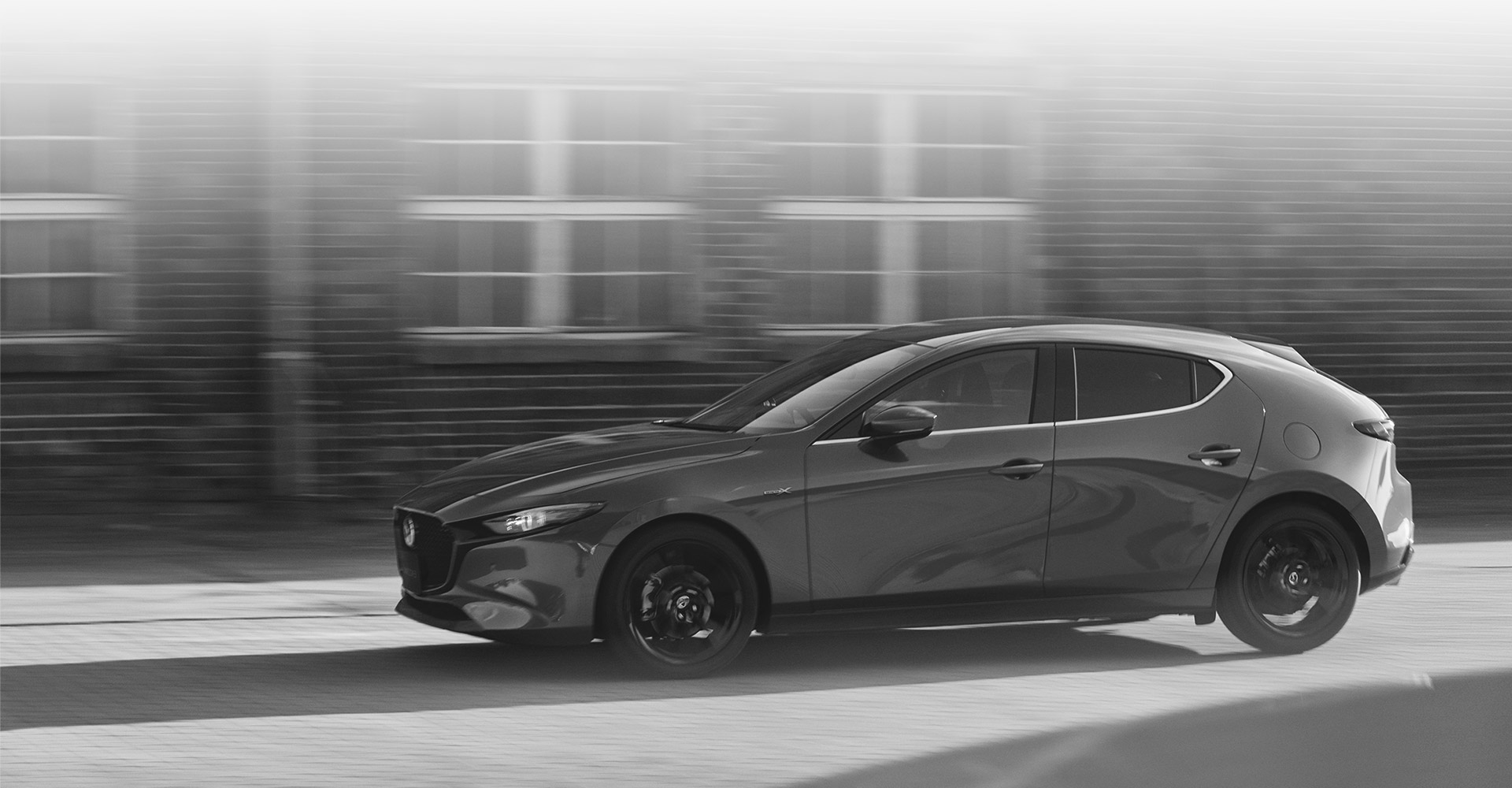 まるで、自分の足で歩いているかのように まるで、自分の足で歩いているかのように