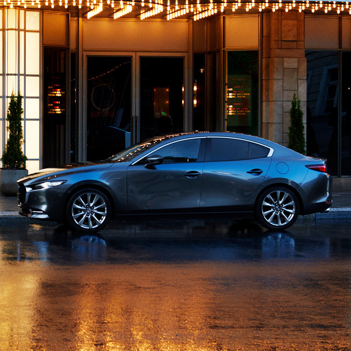 Mazda3 5ドアスポーツ ハッチバック ファストバック 4ドアセダン マツダ