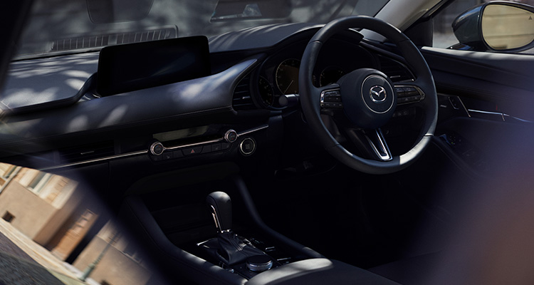 MAZDA3｜特長 - エクステリア、インテリア、走り、安全、機能・装備
